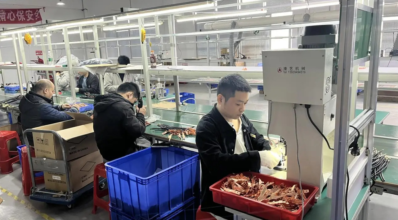 Shenzhen CHL Industries Co., Ltd. línea de producción de fábrica